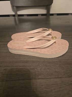 Michael Kors Blush Pink Logo-Print Platform Flip Flop Sandals